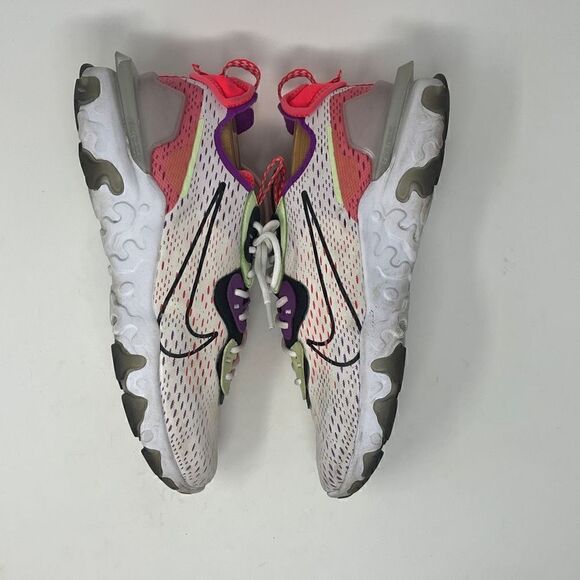 Athletic_Shoes
